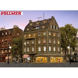 Edificio con cafeteria e interiores detallados con LED 43783 Vollmer Escala H0