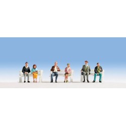 Pasajeros sentados 15242 NOCH Escala H0