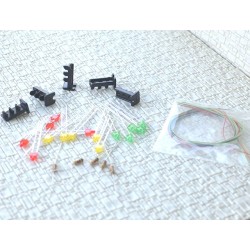 Lote 5x carcasas semaforos mono (para suelo) + LEDs rojo/ambar/verde + cables MDT Escala H0