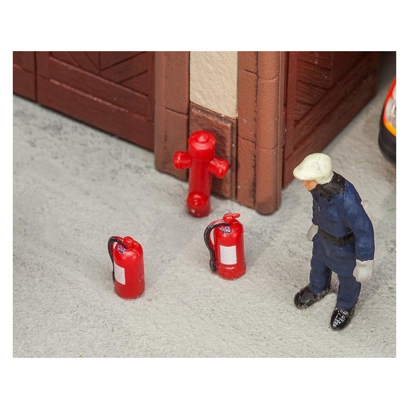 Surtido 16 piezas, extintores, hidrantes... 180950 Faller Escala H0