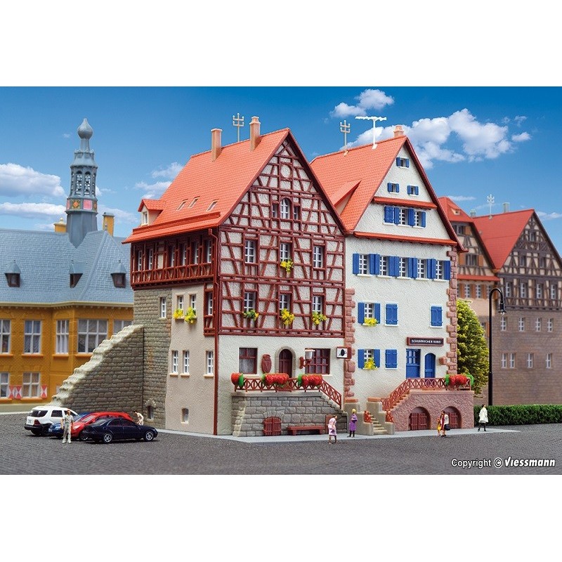 Edificio doble con muralla 37368 Kibri Escala N