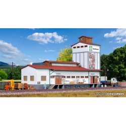Almacén agrícola con muelle de carga 39208 Kibri Escala H0