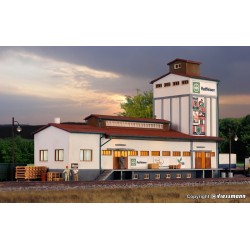 Almacén agrícola con muelle de carga 39208 Kibri Escala H0