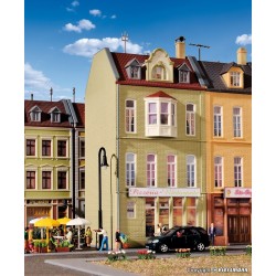 Edificio de ciudad Düsseldorf con pizzeria 38392 Kibri Escala H0