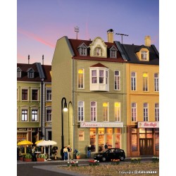 Edificio de ciudad Düsseldorf con pizzeria 38392 Kibri Escala H0