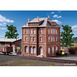 Edificio de operaciones ferroviarias con luz LED 38199 Kibri Escala H0