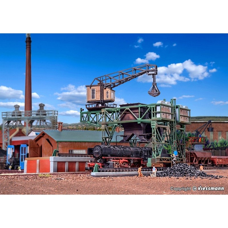Planta de carbón con grúa 37442 Kibri Escala N