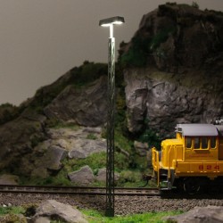 Farola doble LED LHM806A1-H0 13,5 cm MDT Models Escala H0