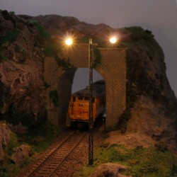 Farola doble LED LHM811A1-H0 13,8 cm MDT Models Escala H0