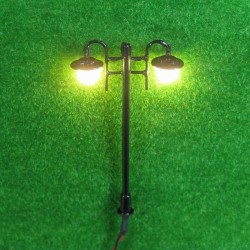 Farola doble de LED 6 cm LHM06 MDT Models Escala H0