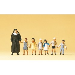 Monja con niños 10401 Preiser Escala H0
