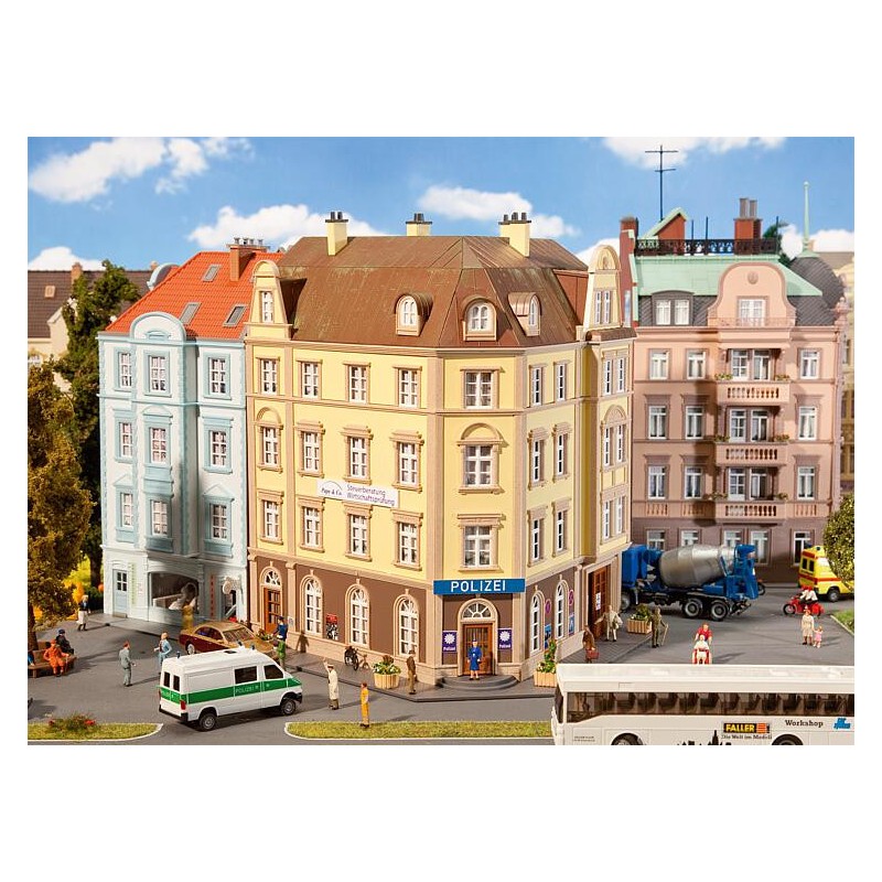 Edificio con comisaria policía 130910 Faller Escala H0