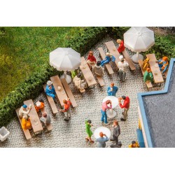 5 juegos de mesas con bancos de picnic 180963 Faller Escala H0