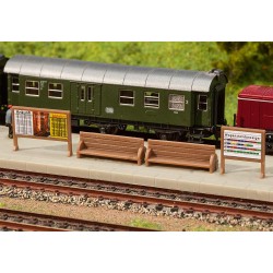 Bancos de andén y tableros publicitarios 272904 Faller Escala N