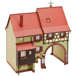 130499 Faller - Casa de pueblo con arco Escala H0
