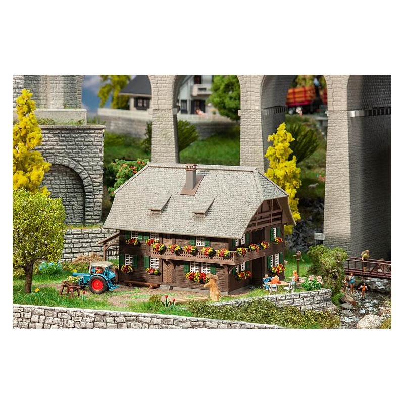 Casa de la selva negra 130573 Faller Escala H0