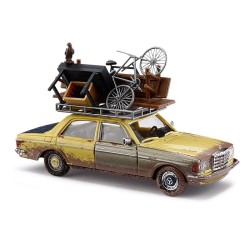 Mercedes W123 con carga, envejecido, amarillo 46858 Busch Escala H0