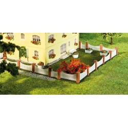 Valla residencial con postes de ladrillo 385mm 180429 Faller Escala H0