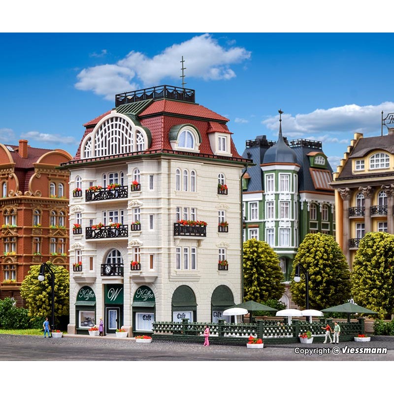 Edificio con Café Vienes y terraza 47663 Vollmer Escala N