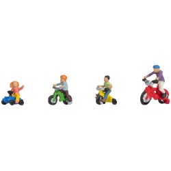 Niños en bicicleta infantil 15908 NOCH Escala H0