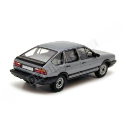 Coche miniatura Volkswagen Passat B2 de 1985 color gris escala H0 1:87 de Brekina PCX87 referencia PCX870411 Vista trasera