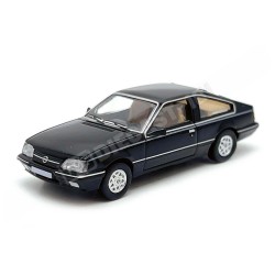 Coche miniatura Opel Monza A2 de 1983 color negro escala H0 1:87 de Brekina PCX87 referencia PCX870495