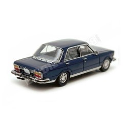 Vista trasera Coche miniatura Fiat 130 de 1969 color azul oscuro escala H0 1:87 de Brekina PCX87 referencia PCX870638