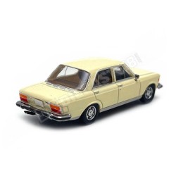 Vista trasera Coche miniatura Fiat 130 de 1969 color beige escala H0 1:87 de Brekina PCX87 referencia PCX870639