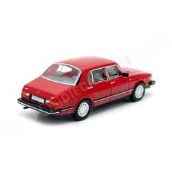 Parte trasera Coche miniatura Saab 900 Limousine de 1981 color rojo escala H0 1:87 de Brekina PCX87 referencia PCX870756