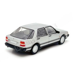 Parte trasera coche miniatura Saab 9000 CC color plata escala H0 1:87 de Brekina PCX87 referencia PCX870190