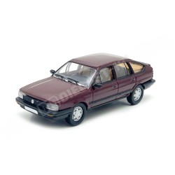 Coche miniatura Volkswagen Passat B2 de 1985 color rojo oscuro escala H0 1:87 de Brekina PCX87 referencia PCX870409
