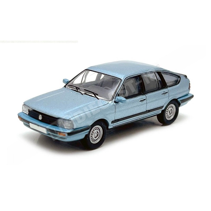 Volkswagen Passat B2 Trophy 1985 Azul Claro Brekina PCX870410 Escala H0 1:87