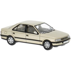 Coche berlina miniatura Peugeot 405 de 1987 color beige escala H0 1:87 de Brekina PCX87 referencia PCX870745