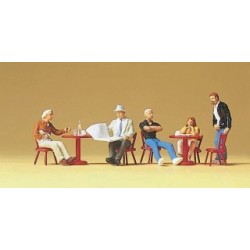 En el bar 10369 PREISER Escala H0