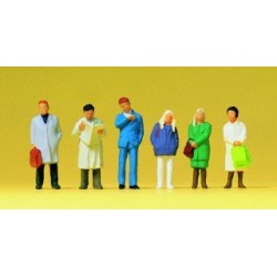 Viajeros esperando 14071 PREISER Escala H0