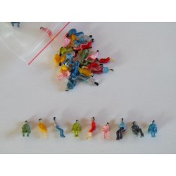 Lote de 24 personas SENTADAS T903 MDT Escala N 