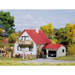 Chalet con garaje 12222 Auhagen Escala H0