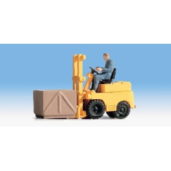 Carretilla elevadora y figura 16770 NOCH Escala H0