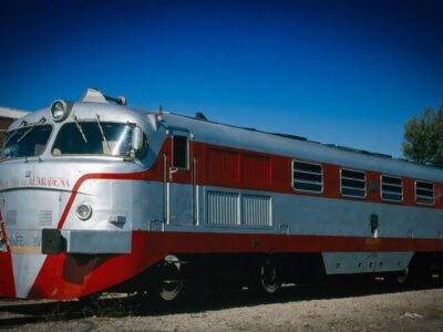 ¡El mito de la velocidad en Escala N! Arnold desata la locura con las nuevas 352 y el Talgo III RD de RENFE para 2026
